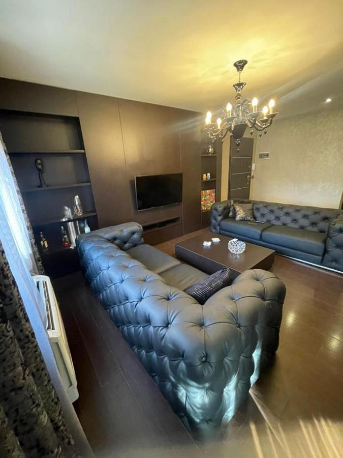 Luxury Apartment City Centre Тирана Екстер'єр фото