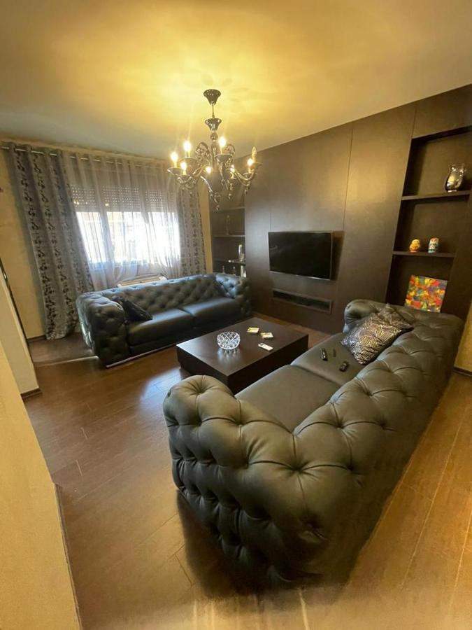 Luxury Apartment City Centre Тирана Екстер'єр фото