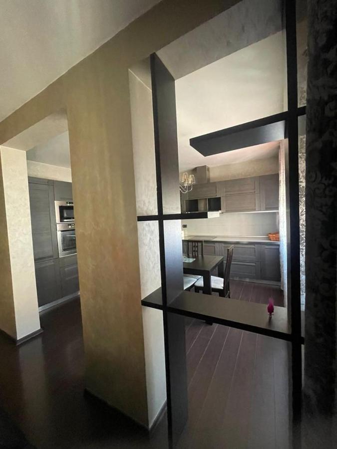 Luxury Apartment City Centre Тирана Екстер'єр фото