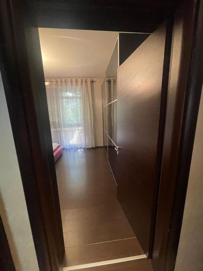 Luxury Apartment City Centre Тирана Екстер'єр фото