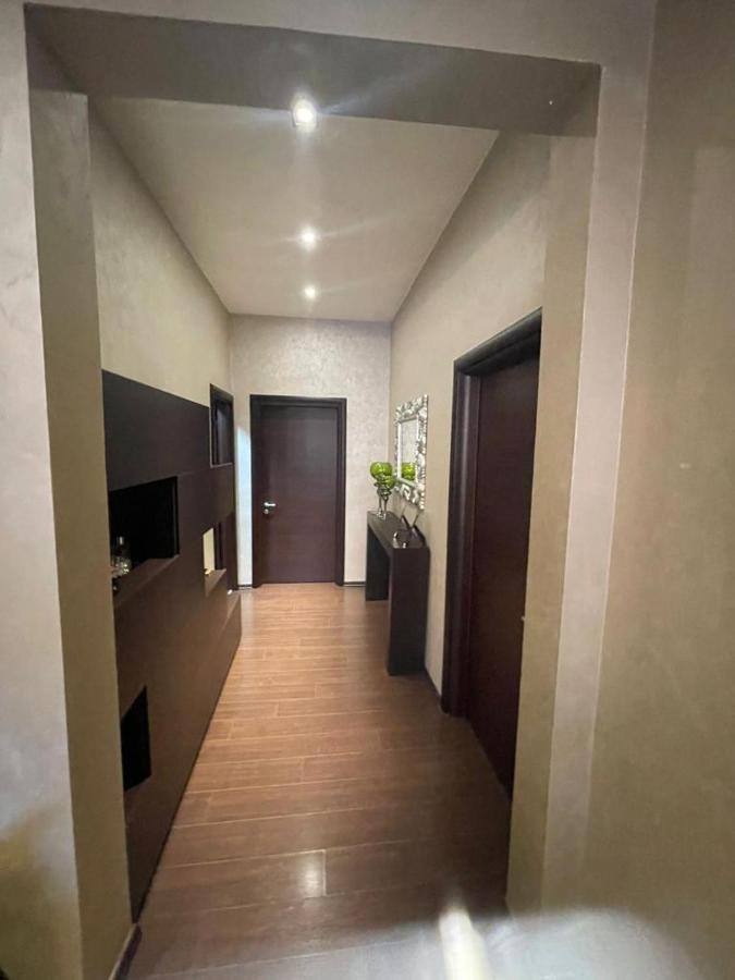 Luxury Apartment City Centre Тирана Екстер'єр фото