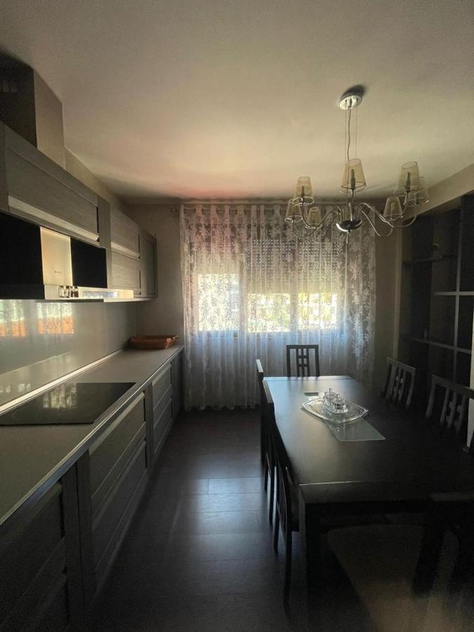 Luxury Apartment City Centre Тирана Екстер'єр фото