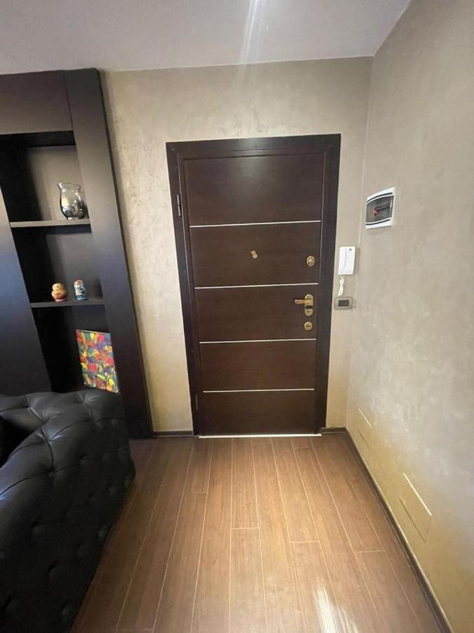Luxury Apartment City Centre Тирана Екстер'єр фото