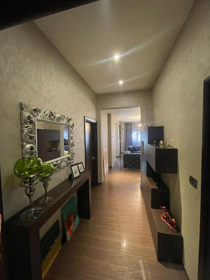 Luxury Apartment City Centre Тирана Екстер'єр фото