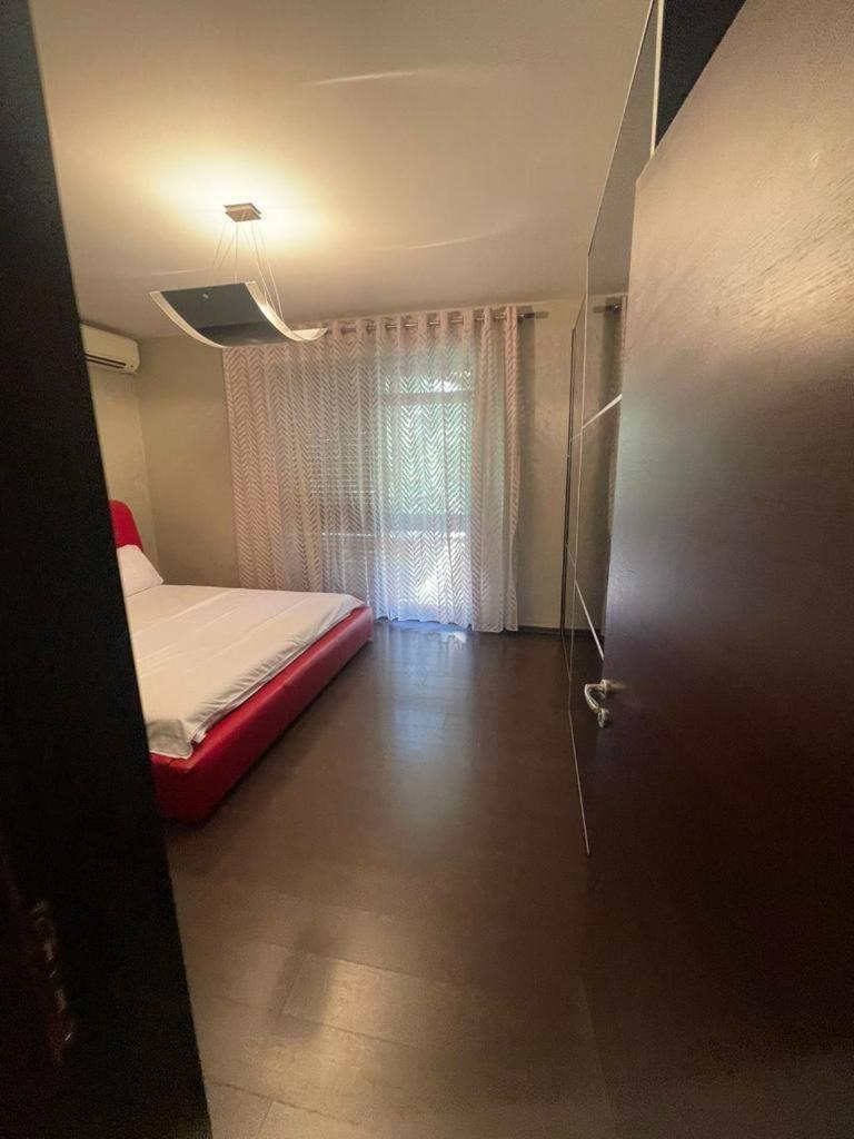 Luxury Apartment City Centre Тирана Екстер'єр фото