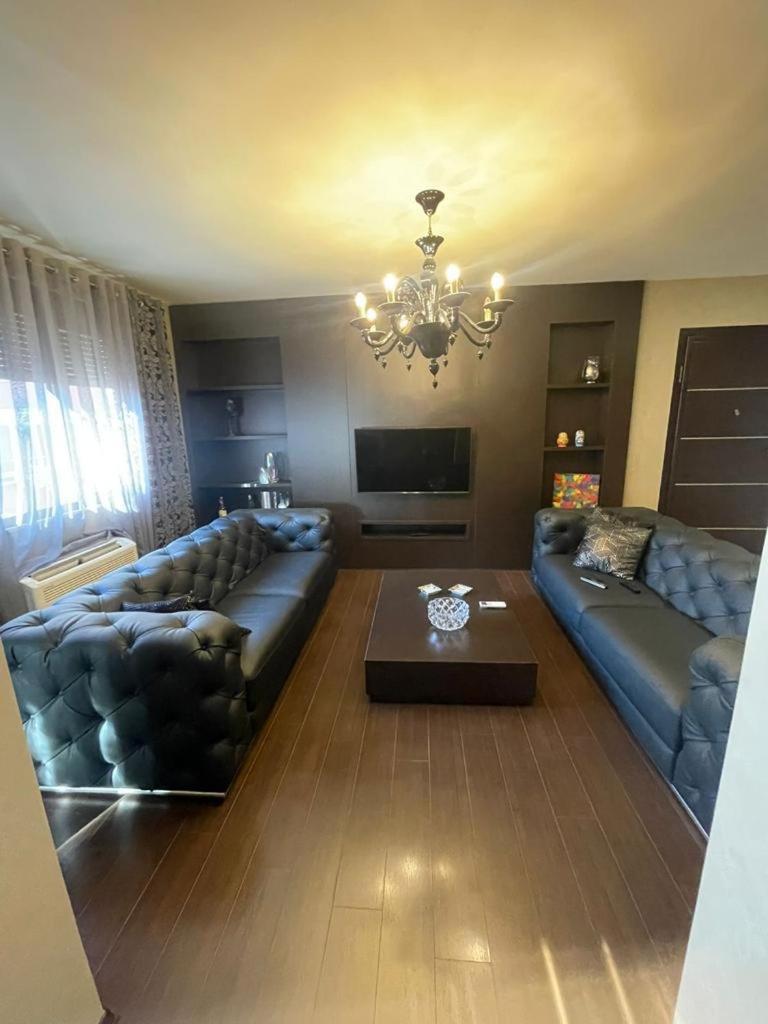 Luxury Apartment City Centre Тирана Екстер'єр фото